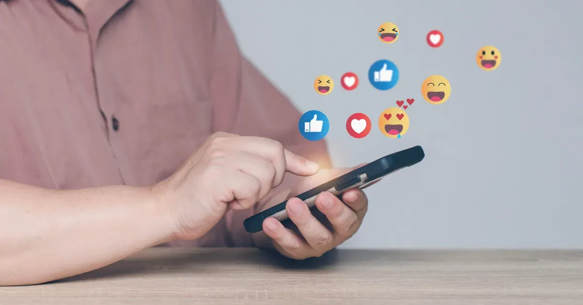 How to Build a Social Media App (Features, Cost & Tech Stack) Hero